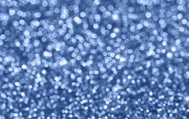 Parlak mavi odaklanmış simli arkaplan.