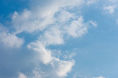 bir bulutla parlak karşıtlık gökyüzü dokusu 