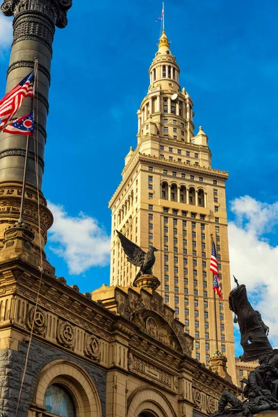 Tower and monument — Stock Photo, Image