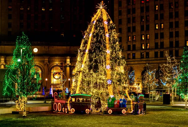 Plaza Christmas tree — Stock Photo, Image