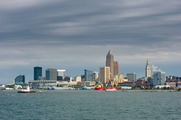Cleveland fra Lake Erie - Stock-foto