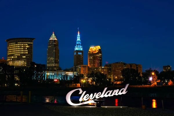 Cleveland Październik 2019 Najnowszy Scenariusz Cleveland Znaków Stoi Drugiej Stronie — Zdjęcie stockowe