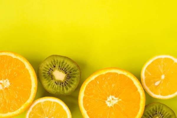 Marco Fruta Cítricos Frescos Colores Sobre Fondo Verde Claro Naranja — Foto de Stock