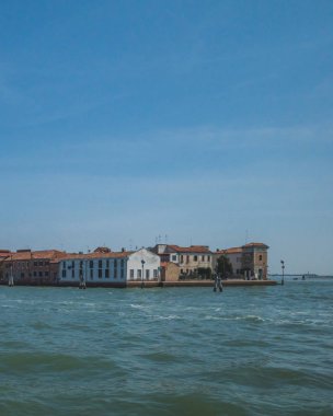 Murano 'nun deniz kıyısındaki binaları, Venedik, İtalya