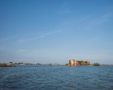 İtalya, Venedik ve Venedik 'teki adada harabeler inşa ediliyor.