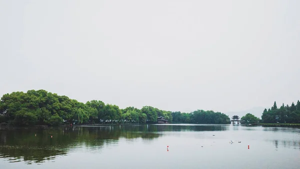 Landschap van West Lake, Hangzhou, China — Stockfoto