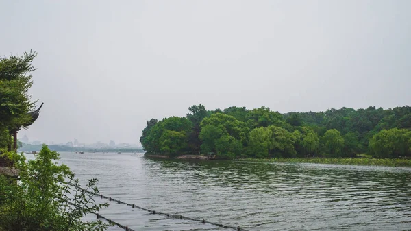 Landschap van West Lake, Hangzhou, China — Stockfoto