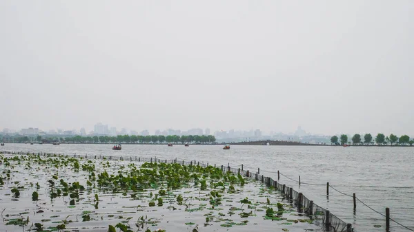 Landschap van West Lake, Hangzhou, China — Stockfoto