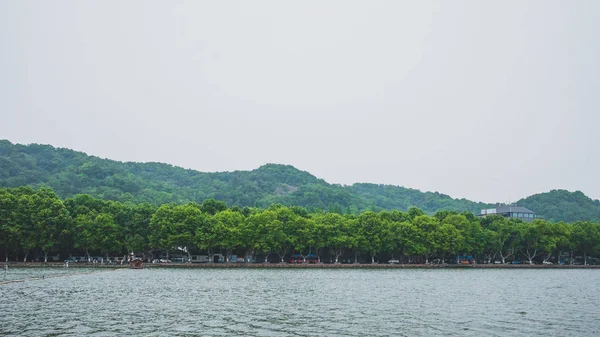 Landschap van West Lake, Hangzhou, China — Stockfoto