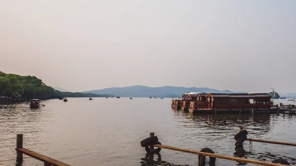 Tourist boats in dock in West Lake, Hangzhou, China — 스톡 사진