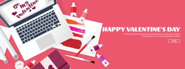 Sevgililer günü. Çalışma alanı tablosu ile. Tasarım ekipmanları. Kağıt üzerine çizim. El yapımı aşk kartı. Typewriting. Tebrik. 14 Şubat.