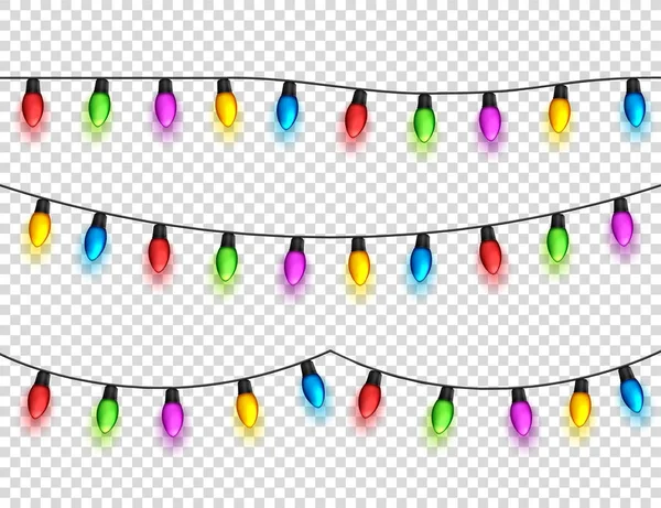 Luces brillantes navideñas sobre fondo transparente. Guirnaldas con bulbos de colores. Vacaciones de Navidad. Elemento de diseño de tarjeta de felicitación navideña. Año nuevo, invierno . — Archivo Imágenes Vectoriales