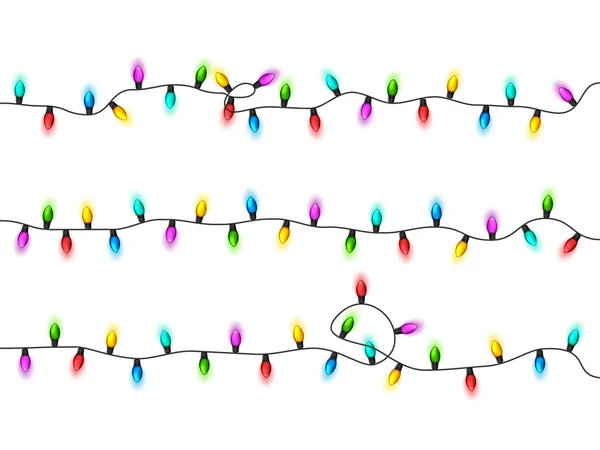 Luci luminose di Natale su sfondo bianco. Ghirlande con lampadine colorate. Vacanze di Natale. Elemento di design biglietto di auguri di Natale. Anno nuovo, inverno. — Vettoriale Stock