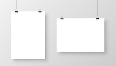 A4 formatında gölgesi ve siyah ataçı ile gri arkaplanda klasörü olan gerçekçi boş kağıt kağıtlar. Tasarım posteri, şablon ya da maket. Vektör illüstrasyonu.