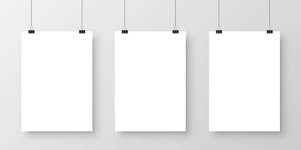 Folha de papel em branco pendurada realista com sombra em formato A4 e clipe de papel preto, aglutinante em fundo cinza. Cartaz de design, modelo ou maquete. Ilustração vetorial . — Vetor de Stock