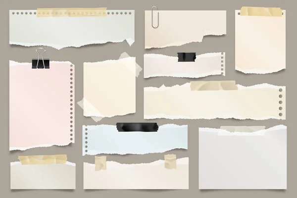 Renkli yırtık kağıt şeritleri koleksiyonu. Yırtık kenarlı ve yapışkan bantlı gerçekçi kağıt kırıntıları. Yapışkan notlar, defter sayfalarının parçaları. Vektör illüstrasyonu. — Stok Vektör