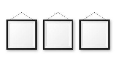 Duvarda asılı gerçekçi, gölgeli siyah resim çerçevesi. Beyaz arka planda izole edilmiş modern poster modeli. Sanat galerisi ya da iç mekan için boş fotoğraf çerçevesi. Vektör illüstrasyonu.