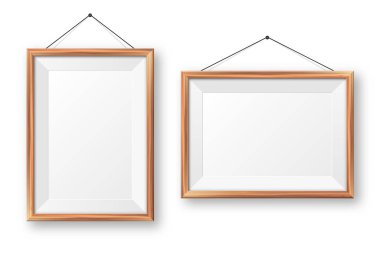 Duvarda asılı gerçekçi boş ahşap resim çerçevesi. Modern poster modeli. Ahşap desenli boş fotoğraf çerçevesi. Sanat galerisi. Vektör illüstrasyonu.
