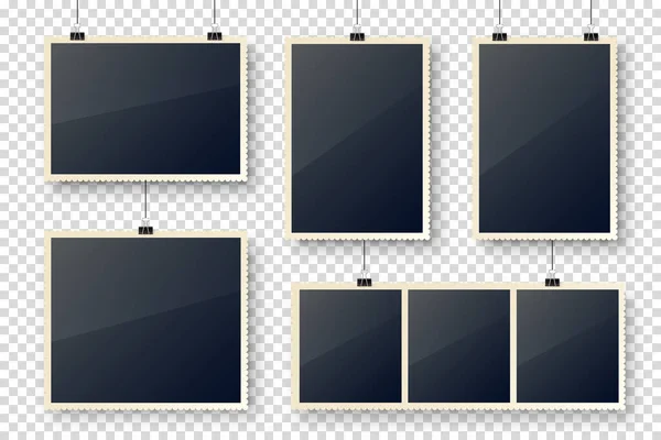 Fotografická karta visí na sponkách. Digitální snímek, fotografie. Ročník retro fotografie. Mockup za design. Vektorová ilustrace. — Stockový vektor