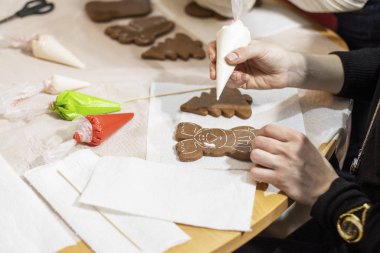 Zencefilli kurabiye. El yapımı. El yapımı zencefilli çörek..