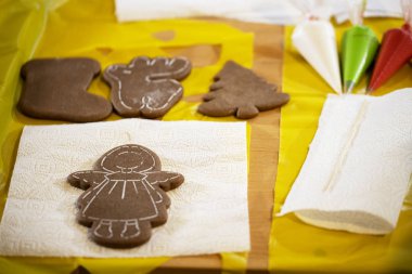 Zencefilli kurabiye. El yapımı. El yapımı zencefilli çörek..