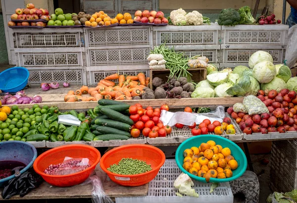 Frutas y Verduras Frescas a la venta en Charapoto Ecuador domingo Imagen de stock