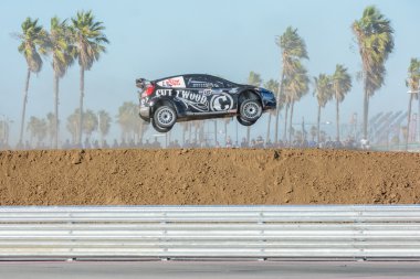 Patrik Sandell 18, sürücüler bir Ford Fista St araba kırmızı Bu sırasında