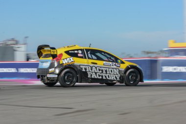 Mitchell Dejong 24, Bir Honda Civic araba sürücüleri, Kırmızı Bul sırasında