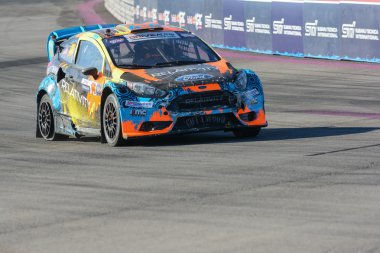 Austin Dyne 14, Red Bull sırasında bir Ford Fista St araba sürücüleri 