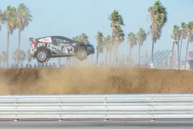 Patrik Sandell 18, sürücüler bir Ford Fista St araba kırmızı Bu sırasında