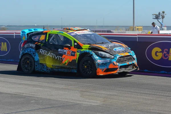 Austin Dyne 14, conduce un Ford Fista ST, durante el Red Bull — Foto de Stock