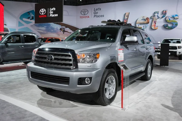 Toyota Sequoia esillä — kuvapankkivalokuva