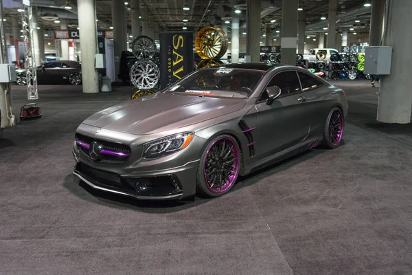 Customized Mercedes-Benz on display — Stock Photo, Image