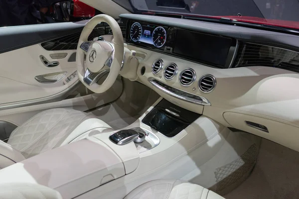 Mercedes-Maybach's S650 Cabriolet interior — Stock Photo, Image