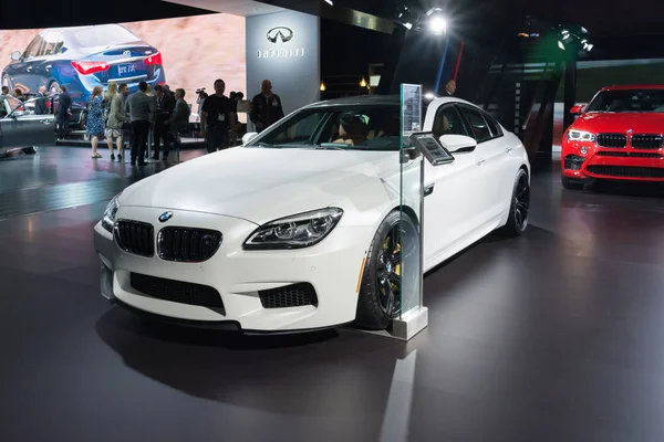 BMW M6 sur l'écran — Photo