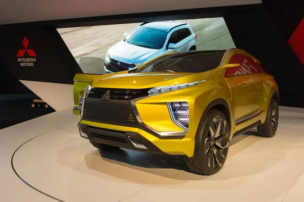 Mitsubishi eX Concept exposé — Photo