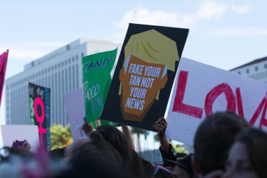 Eylemci bir oturum Başkan Trump hakkında tutar