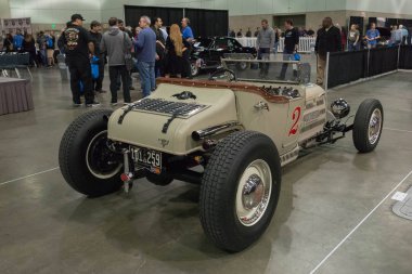 Klasik eski model araba V8 Cabrio