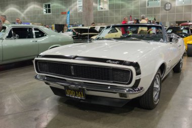 Chevrolet Camaro ekranda