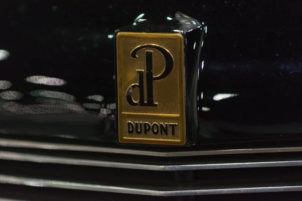Emblème de voiture vintage DuPont — Photo
