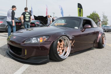 Ekranda modifiye Honda Cabrio