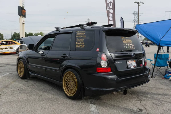 Subaru Forester a kijelzőn — Stock Fotó