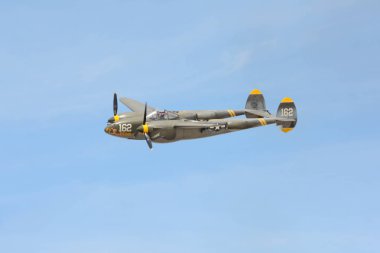 Ekranda Lockheed P-38j şimşek