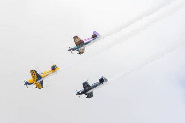 Rob Holland, Bill Stein ve Matt Chapman Acro takım