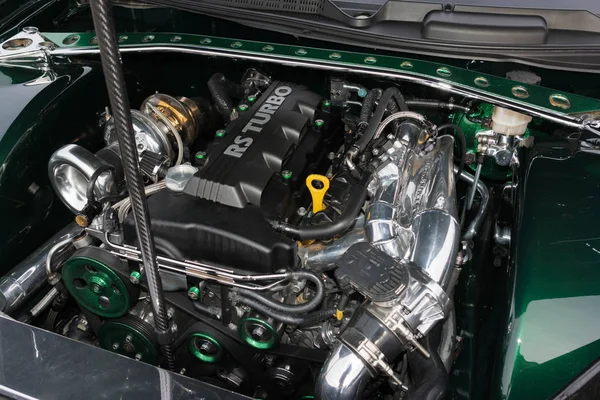 Fechar detalhes do motor do carro em exposição — Fotografia de Stock