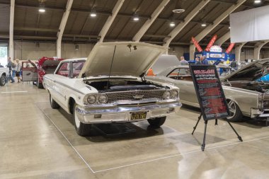 Ford Galaxie 427 ekranda