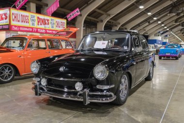 VW türü 3 Sedan ekranda