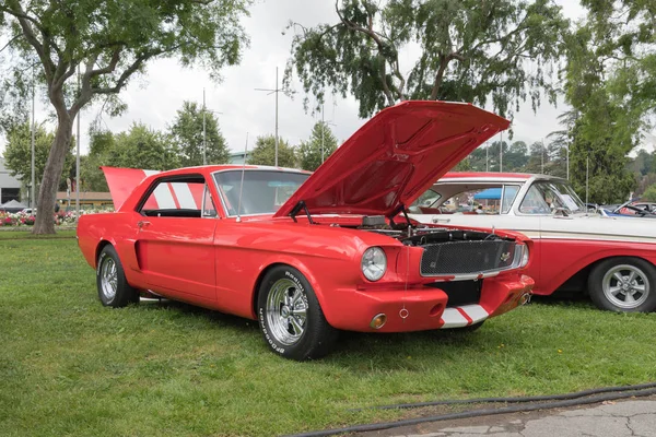 Ford Mustang na wyświetlaczu — Zdjęcie stockowe