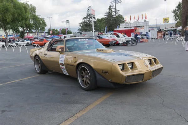 Pontiac Firebird tentoongesteld — Stockfoto