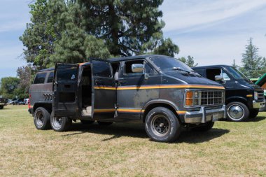 Dodge Ram Van ekranda